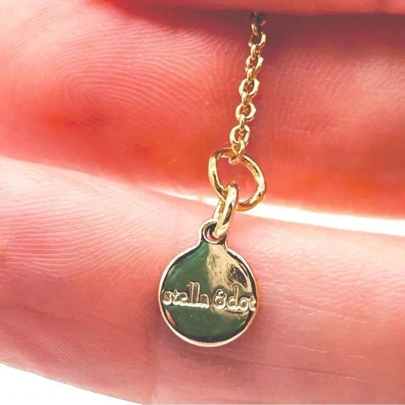 Stella & Dot Gold Alexia Necklace - Picture 3 of 3